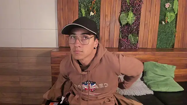 Andy Joy  online show from March 30, 12:06 pm