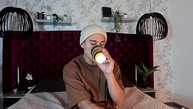 Andy Joy  online show from November 18, 11:13 am