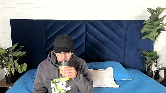 Andy Joy  online show from November 7, 11:26 am