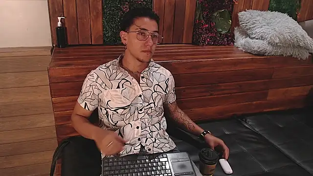 Andy Joy  online show from November 10, 11:48 am