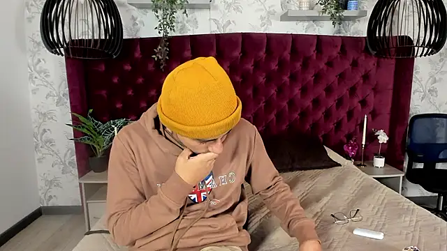 Andy Joy  online show from March 19, 11:32 am