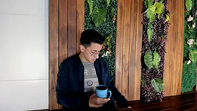 Andy Joy  online show from January 9, 1:18 pm