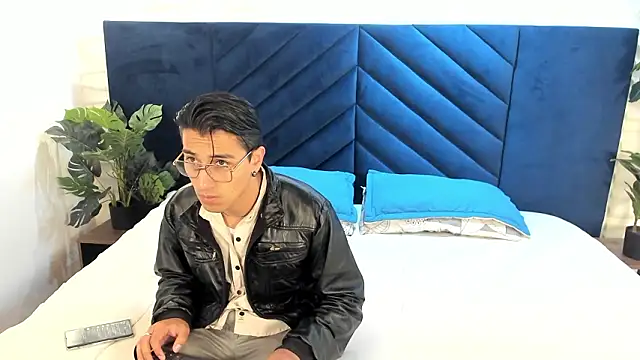 Andy Joy  online show from March 27, 11:44 am