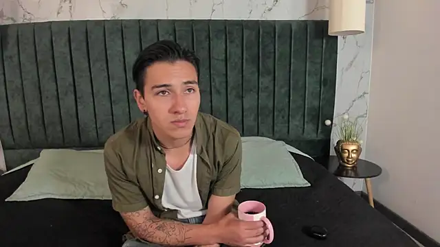 Andy Joy  online show from April 4, 11:50 am