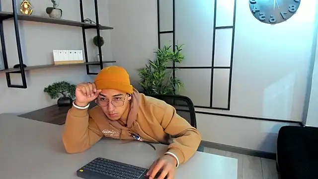 Andy Joy  online show from November 12, 11:36 am