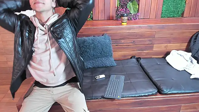 Andy Joy  online show from April 28, 11:36 am