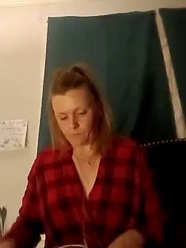 Snapshot of skyeb0787 chatting on January 15, 11:43 am skyeb0787 online show from January 15, 11:43 am
