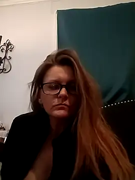 Snapshot of skyeb0787 chatting on December 25, 10:05 pm skyeb0787 online show from December 25, 10:05 pm