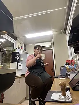 Snapshot of cinnabon_ chatting on February 16, 3:27 pm cinnabon online show from February 16, 3:27 pm