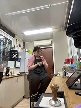 Snapshot of cinnabon_ chatting on February 1, 2:24 pm cinnabon online show from February 1, 2:24 pm