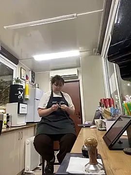 Snapshot of cinnabon_ chatting on February 23, 4:24 pm cinnabon online show from February 23, 4:24 pm
