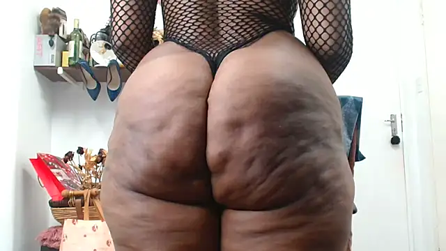 xTALLSEXYBUMx online show from May 27, 4:31 am