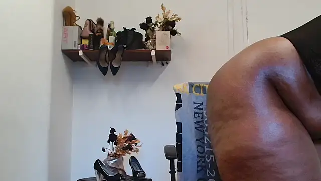 Snapshot of xTALLSEXYBUMx chatting on November 1, 4:30 am xTALLSEXYBUMx online show from November 1, 4:30 am