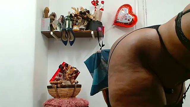 xTALLSEXYBUMx online show from April 26, 5:32 pm