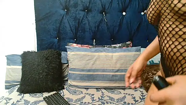 xTALLSEXYBUMx online show from June 4, 7:24 am