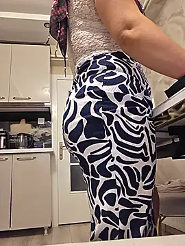 Snapshot of Erotica333 chatting on July 15, 5:31 pm Erotica333 online show from July 15, 5:31 pm