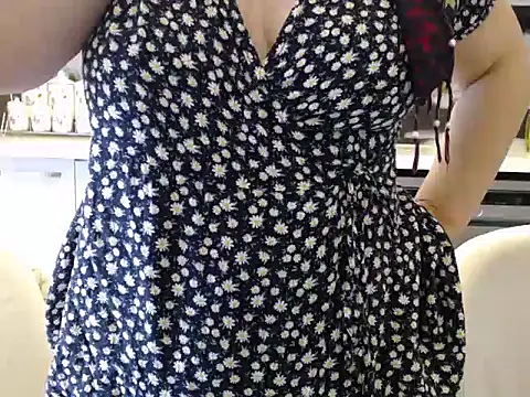 Snapshot of Erotica333 chatting on March 14, 2:08 pm Erotica333 online show from March 14, 2:08 pm