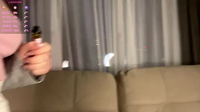 LindaFarmer online show from December 21, 3:41 am