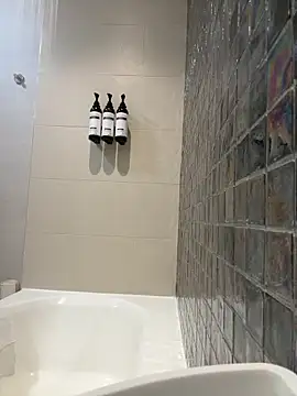 INboy95 online show from January 18, 6:45 am