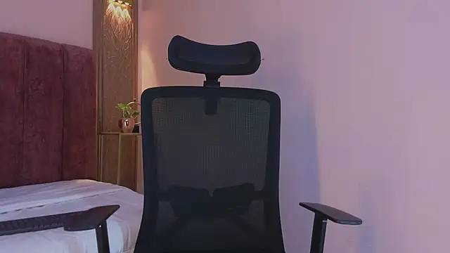 Emy leon online show from November 16, 7:13 am