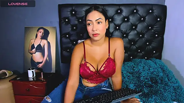 catalinamuss  online show from May 6, 1:59 pm