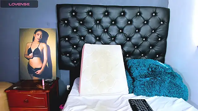 Snapshot of catalinamuss_ chatting on November 14, 6:22 pm catalinamuss online show from November 14, 6:22 pm