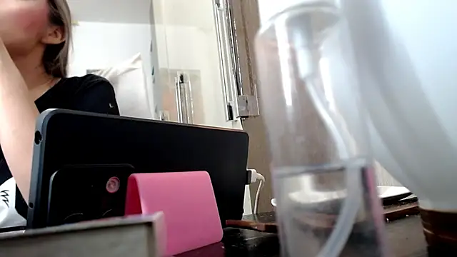 Snapshot of Laura-pervert chatting on March 1, 2:04 am Laura-pervert online show from March 1, 2:04 am