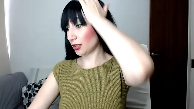 Snapshot of Laura-pervert chatting on June 9, 10:11 pm Laura-pervert online show from June 9, 10:11 pm