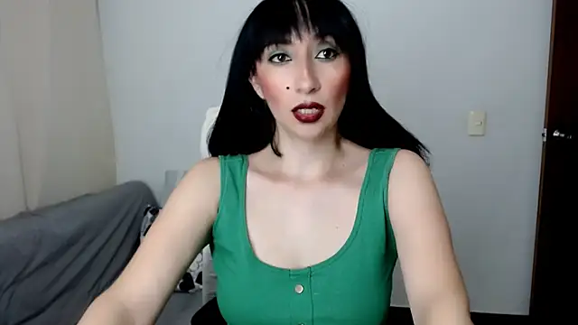 Snapshot of Laura-pervert chatting on June 29, 11:37 pm Laura-pervert online show from June 29, 11:37 pm
