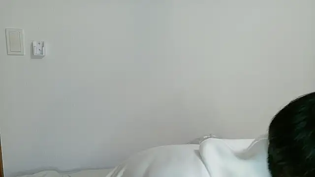 Snapshot of itsme_LEON chatting on May 8, 1:04 pm itsme LEON online show from May 8, 1:04 pm