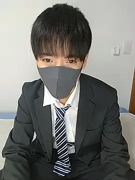 Snapshot of itsme_LEON chatting on March 8, 1:14 pm itsme LEON online show from March 8, 1:14 pm