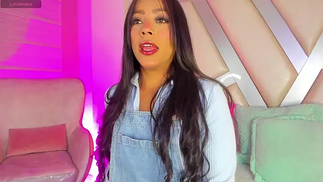 Amber villalobos  online show from May 17, 4:45 am