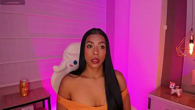 Snapshot of Amber_villalobos_ chatting on October 2, 4:27 am Amber villalobos online show from October 2, 4:27 am