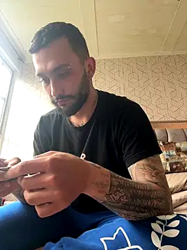 openmind boy online show from December 6, 10:02 pm