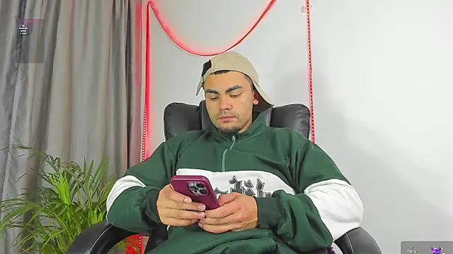 kalivan voinesscu online show from November 29, 8:36 am