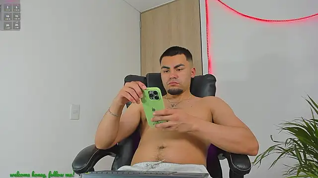 kalivan voinesscu online show from March 24, 6:13 am