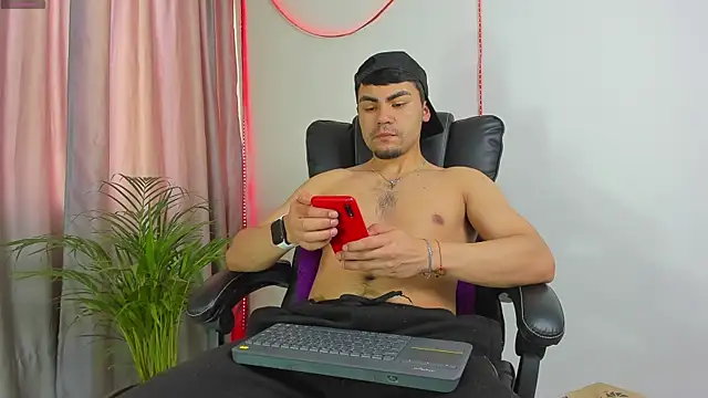 kalivan voinesscu online show from October 7, 2:18 pm