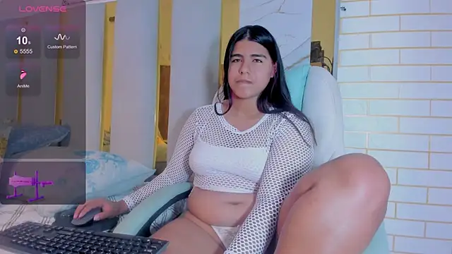 Lia Ashley online show from September 15, 6:30 pm