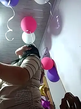 Snapshot of naughty-sharlot chatting on January 28, 10:12 pm naughty-sharlot online show from January 28, 10:12 pm