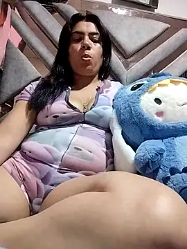 naughty-sharlot online show from March 6, 11:31 pm