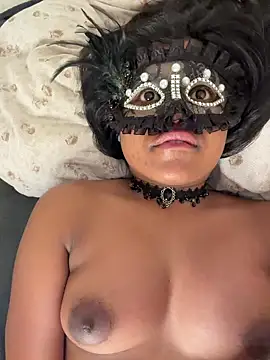 Bella Luna18 online show from December 16, 7:07 pm