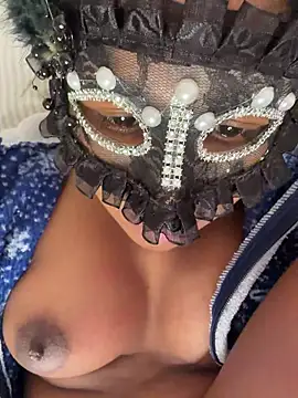 Bella Luna18 online show from November 24, 3:56 pm