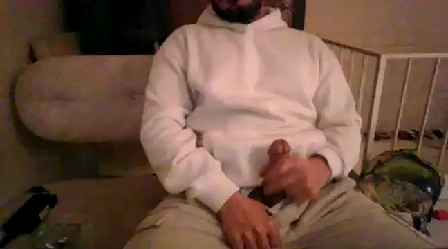 Snapshot of DateMike94 chatting on February 25, 8:21 pm DateMike94 online show from February 25, 8:21 pm