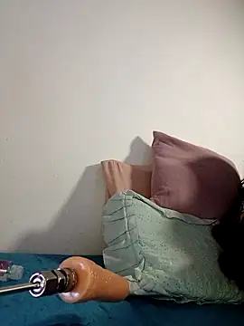 Kim 19 online show from April 18, 10:10 pm