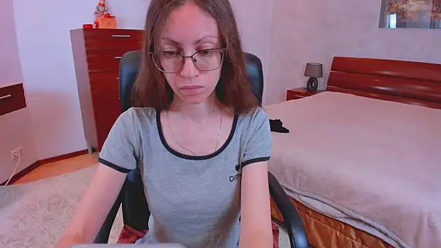 Snapshot of Pantyhose_Mila chatting on October 10, 7:15 pm Pantyhose Mila online show from October 10, 7:15 pm