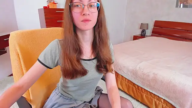 Pantyhose Mila online show from April 30, 8:05 pm