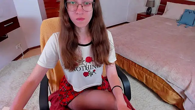 Pantyhose Mila online show from July 12, 8:20 pm