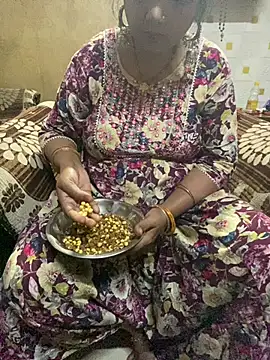 Tameesh sexy mistress online show from May 14, 4:15 pm