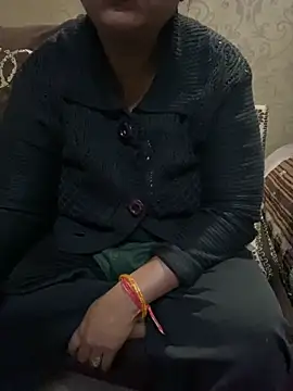 Snapshot of Tameesh_sexy_mistress chatting on November 12, 5:22 am Tameesh sexy mistress online show from November 12, 5:22 am