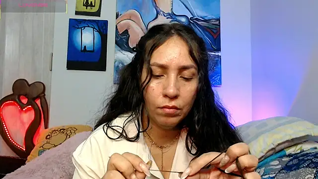 Snapshot of naihroby chatting on February 8, 3:37 am naihroby online show from February 8, 3:37 am